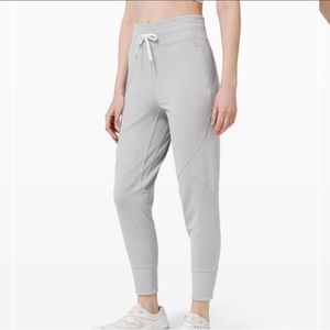 🍋 Lululemon 🍋 Metro Miles Jogger